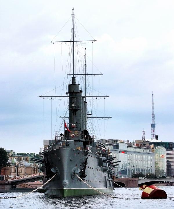 1684-搭遊艇-阿芙樂爾號巡洋艦.JPG