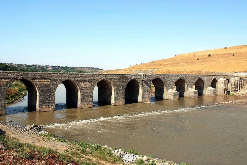 6502-迪亞巴克-羅馬石橋.JPG