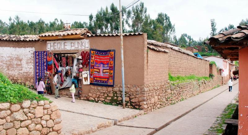 7561-Chinchero小鎮的街景.JPG